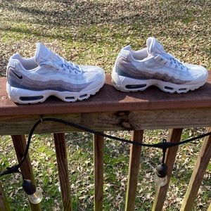 Nike sneakers Climax size 6.5 woman’s grey/taupe/white black Nike emblem. Used.